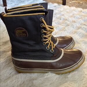 Sorel premium winter boots 9.5 men’s rubber leather warm lining waterproof